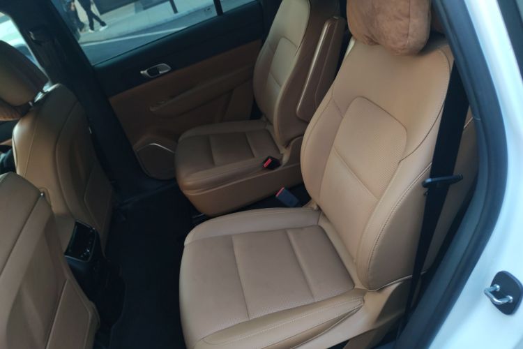 理想汽车 理想ONE 2021款 增程6座版中控内饰7004