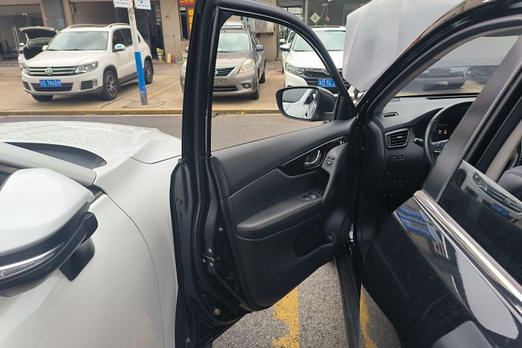 日产 奇骏 2021款 2.0L CVT 2WD XL ITS舒适纪念版中控内饰47