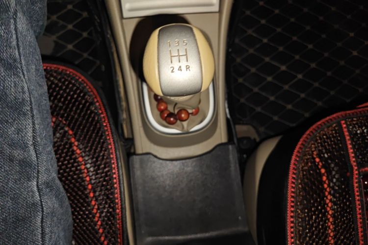 日产 轩逸 2012款 经典 1.6XE 手动舒适版中控内饰18