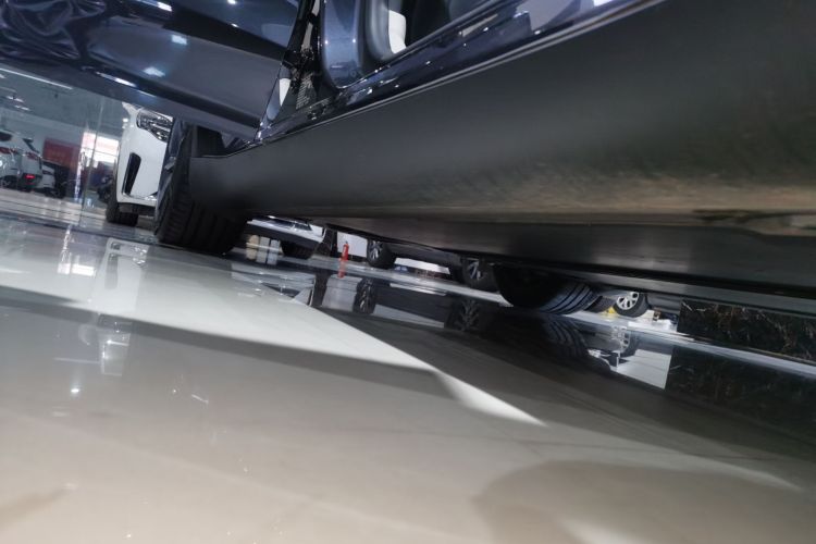 特斯拉 Model Y 2025款 长续航全轮驱动 首发版局部细节9001