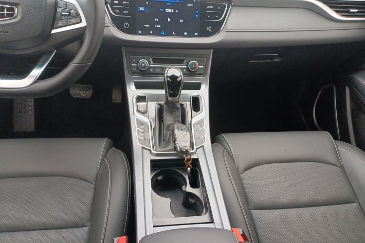 吉利汽车 帝豪 2019款 领军版 1.5L CVT豪华型 国VI中控内饰18