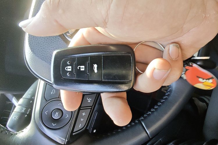 丰田 雷凌 2019款 185T CVT豪华版 国VI中控内饰11