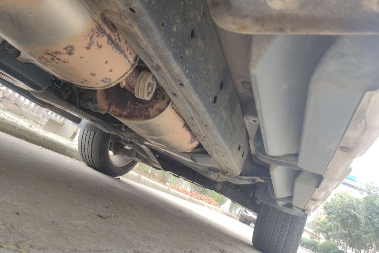 福特 撼路者 2017款 2.0T 汽油自动四驱旗舰版 7座局部细节9002