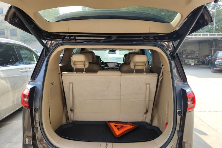 别克GL8 2020款 ES陆尊 653T 豪华型机舱底盘23