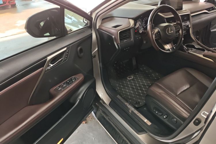 雷克萨斯RX 2020款 改款 300 四驱典雅版中控内饰20