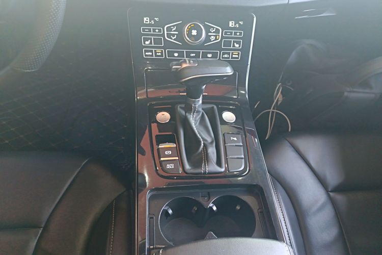 红旗H5 2018款 30TD 智联韵动版局部细节18