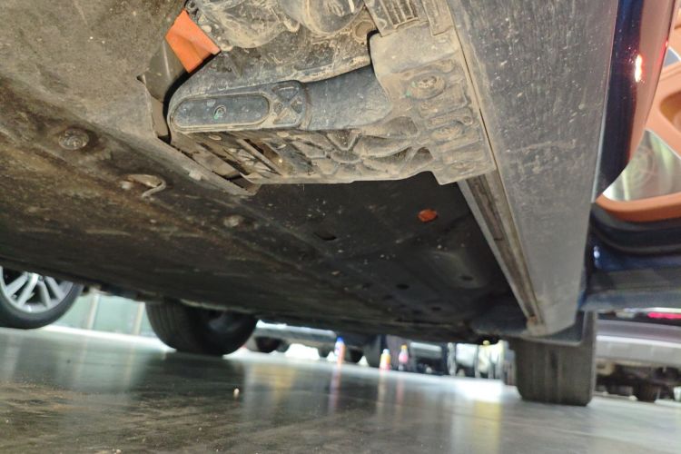 鸿蒙智行 问界M7 2024款 1.5T 四驱Plus版 5座局部细节9001