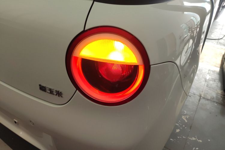 长安启源 长安Lumin 2023款 301km 蜜沁款车身外观9