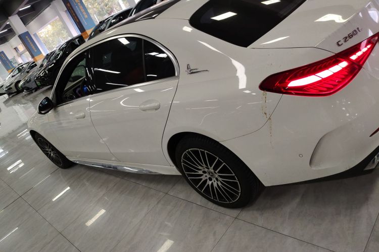 奔驰C级 2023款 改款 C 260 L 运动版车身外观4