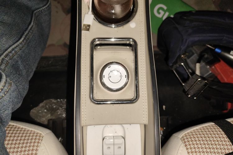 五菱汽车 宏光MINIEV 2024款 第三代 215km 青春版中控内饰18