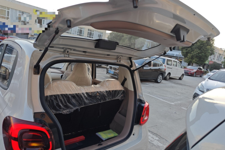 五菱汽车 宏光MINIEV 2025款 四门版 进阶款机舱底盘23