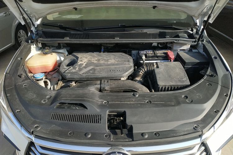 比亚迪 宋MAX 2021款 升级版 1.5T 自动豪华型 7座机舱底盘24