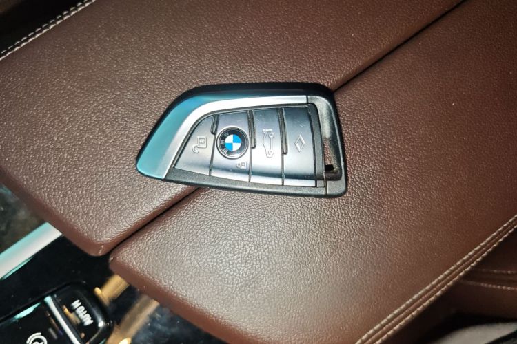 宝马5系 2022款 525Li 豪华套装中控内饰11