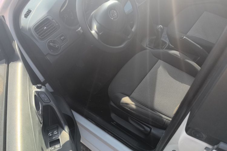 大众 Polo 2016款 1.4L 手动风尚型中控内饰20