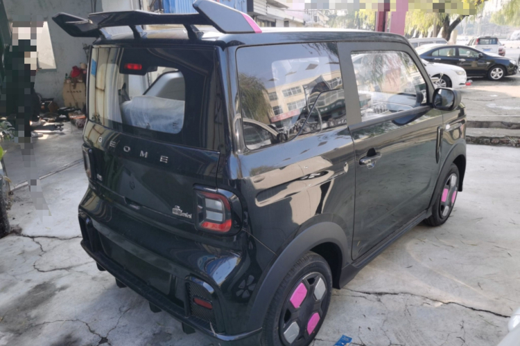 吉利银河 2025款 210km 熊猫卡丁车身外观7