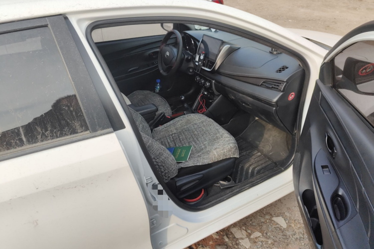 丰田 YARiS L 致炫 2016款 改款 1.3E 手动魅动版局部细节9005