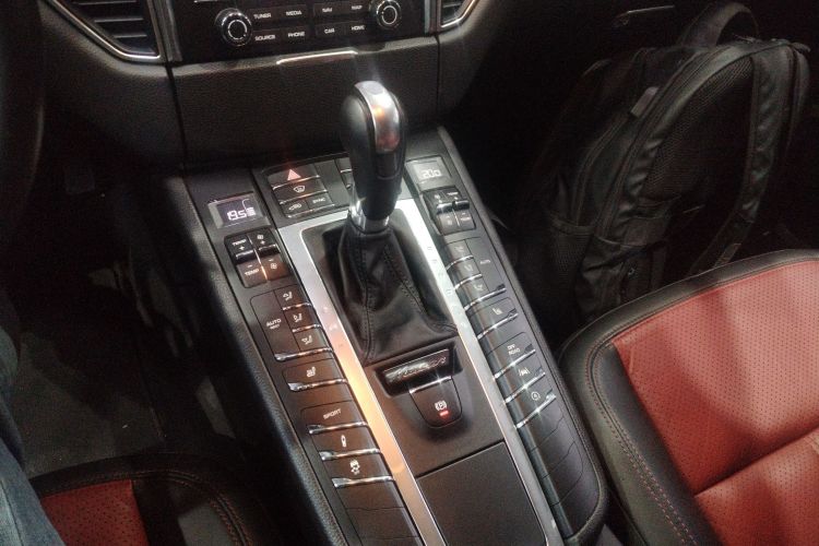 保时捷 2017款  Macan 2.0T中控内饰18