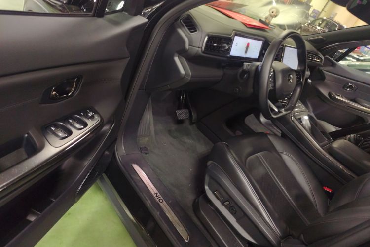 蔚来ES6 2020款 420KM 运动版中控内饰7003