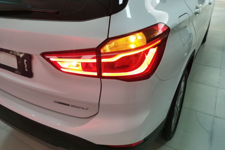 宝马X1 2019款 sDrive20Li 领先型车身外观9