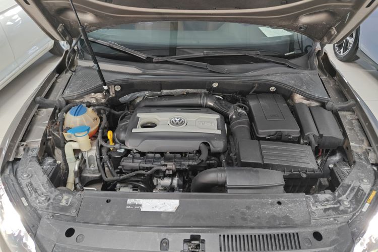 大众 帕萨特 2015款 1.8TSI DSG御尊版机舱底盘24