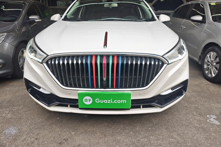 红旗H5 2022款 经典款 改款 1.5T DCT旗韵版车身外观2