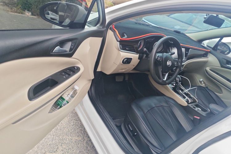 别克 威朗 2018款 三厢 15S 自动领先型中控内饰20