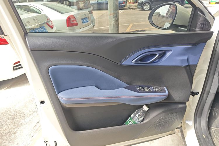 比亚迪 海鸥 2025款 305km 活力版中控内饰47