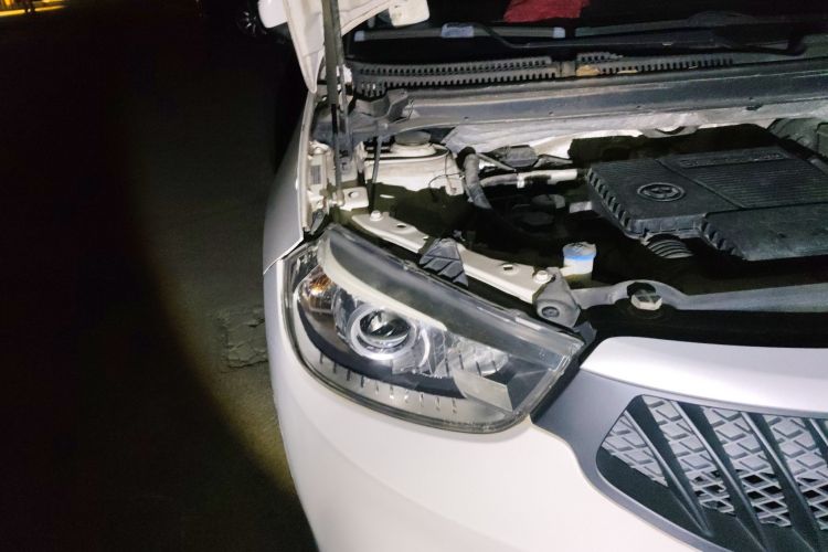 中华V3 2016款 1.5L 手动舒适型车身外观8