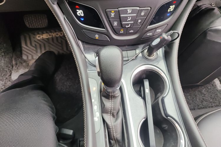 别克 昂科威 2017款 20T 两驱领先型局部细节18