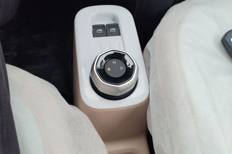 吉利银河 2024款 熊猫mini 200km 耐力熊局部细节18