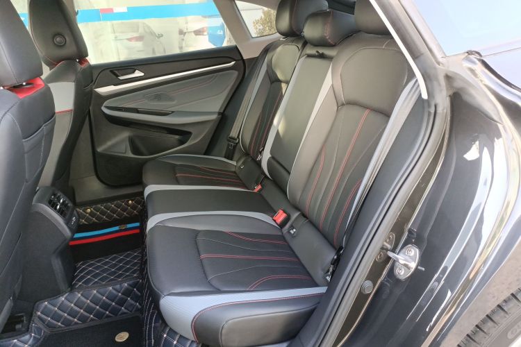 大众 2022款 凌渡L 280TSI DSG炫辣版中控内饰7004