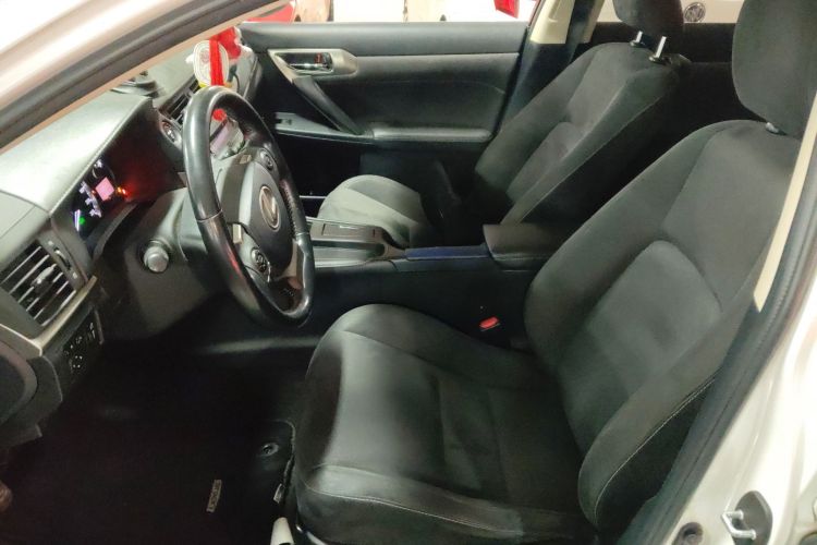 雷克萨斯CT 2017款 CT200h 精英版 单色 国V局部细节19