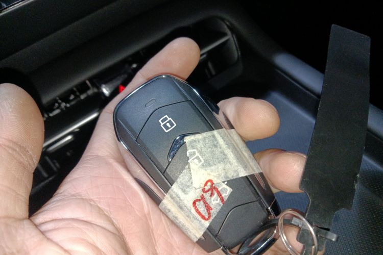 蓝电E5 PLUS 2026款 165km 长续航先享版Ultra 5座中控内饰7001