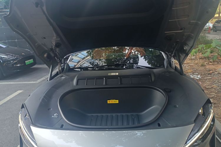 小米汽车 小米YU7 2025款 超长续航高性能四驱Max版局部细节24