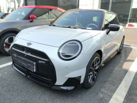 电动MINI COOPER 2024款 452km COOPER SE 赛车手