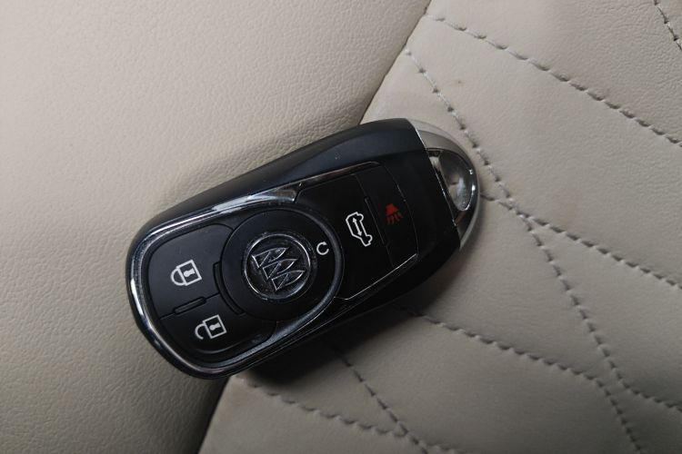 别克GL8 2023款 改款 陆上公务舱 豪华型中控内饰7001