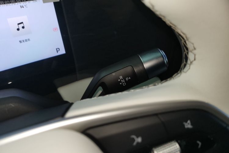 吉利银河 银河L7 2024款 1.5T 115km 星舰 龙腾版中控内饰18