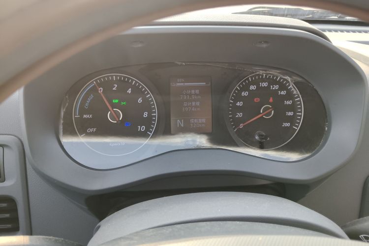 五菱汽车 五菱扬光 2025款 400km 客车版舒适型中控内饰14