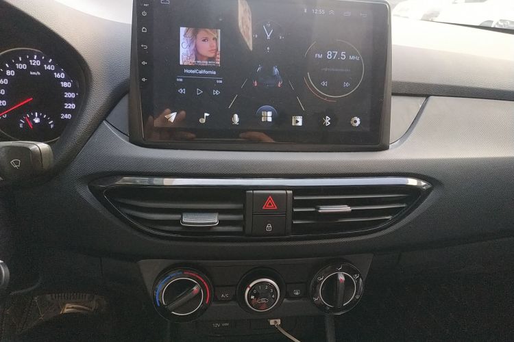 现代 悦动 2020款 1.6L 自动GL悦目版中控内饰16