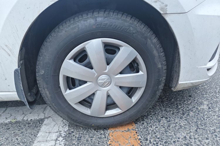 大众 捷达 2017款 1.4L 手动时尚型车身外观10