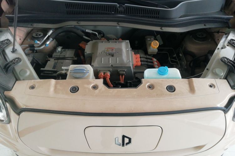 零跑汽车 零跑T03 2021款 400舒享版机舱底盘24