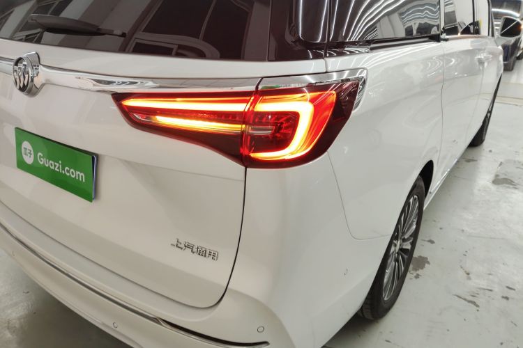 别克GL8 2021款 ES陆尊 653T 智慧旗舰型车身外观9