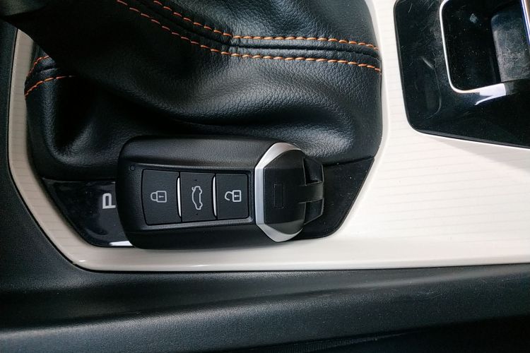 东风风神 奕炫 2023款 马赫版 1.5L 自动追影版中控内饰11