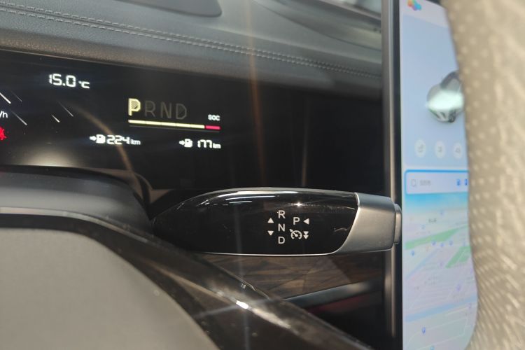 哪吒汽车 哪吒S 2024款 增程 1060 Lite版局部细节18