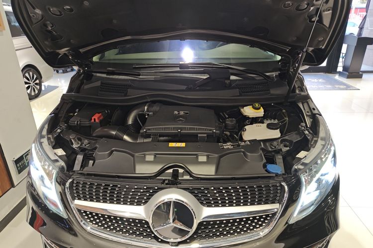 奔驰V级 2022款 V 260 L 长轴距豪华版局部细节24