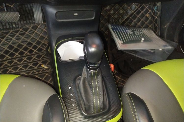 荣威 科莱威CLEVER 2021款 302km卓越版中控内饰18