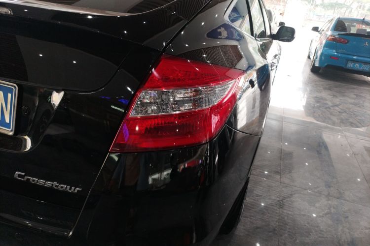 本田 歌诗图 2012款 2.4L 豪华版车身外观9