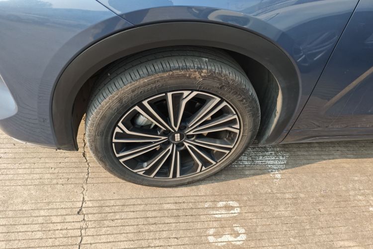 吉利银河 银河星舰7 EM-i 2025款 120km 领航版车身外观6005