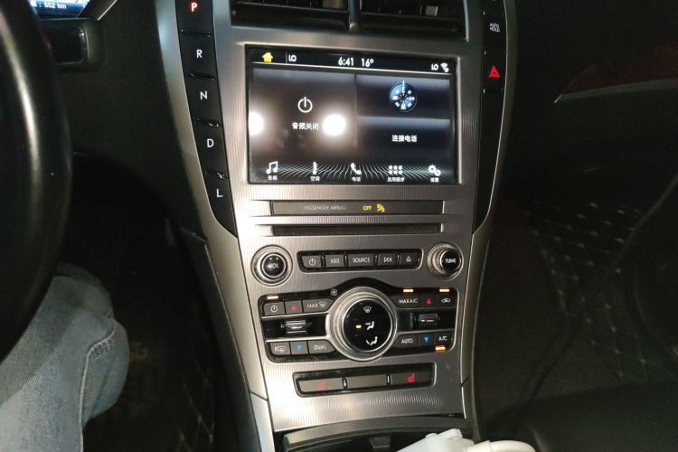 林肯MKZ 2017款 2.0H 混动尊享版中控内饰16
