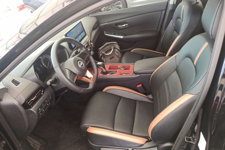 日产 轩逸 2023款 1.6L CVT黑金版中控内饰19